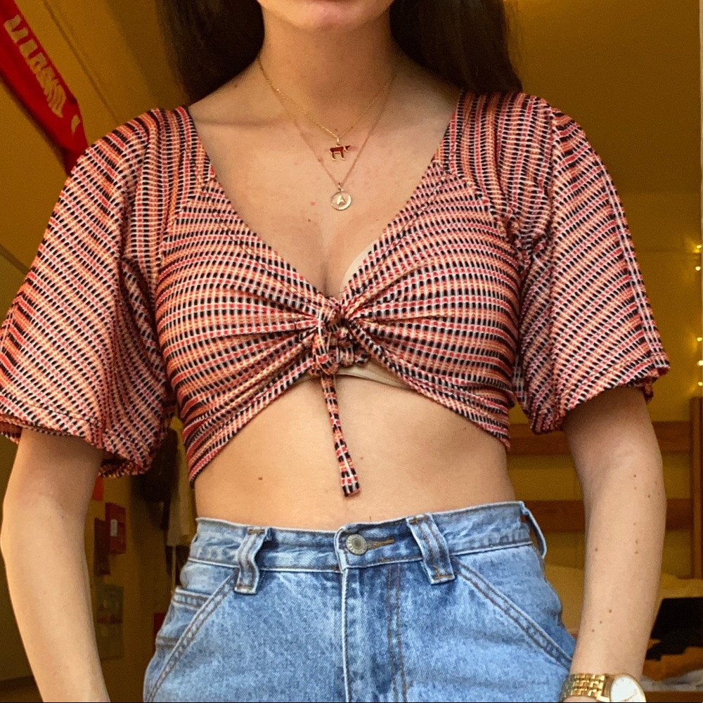URBAN OUTFITTERS 70’s style crop top